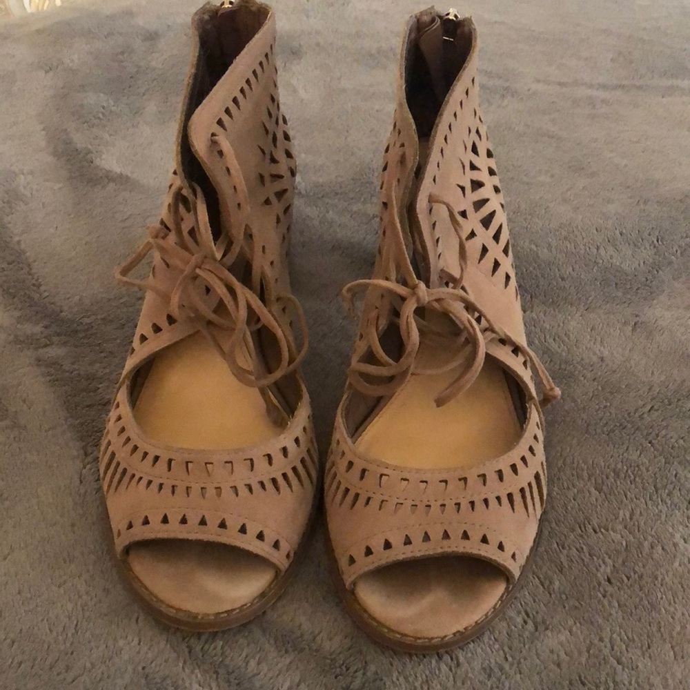 Vince Camuto “Tarita” Suede Cutout Lace-up Sandal